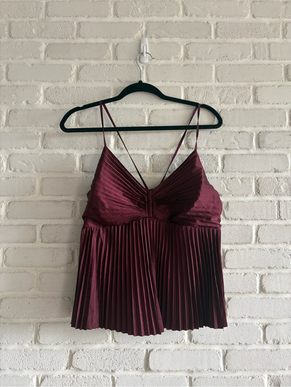 Banana Republic Pleated Wine Spaghetti-Strap Cami, Size M.